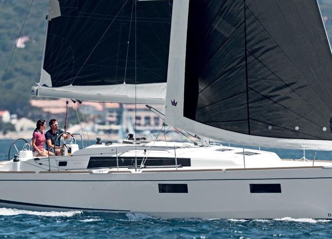 Sailboat Beneteau Oceanis 38.1 10.45m