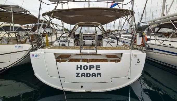 Sailboat BENETEAU OCEANIS 41 12.37m