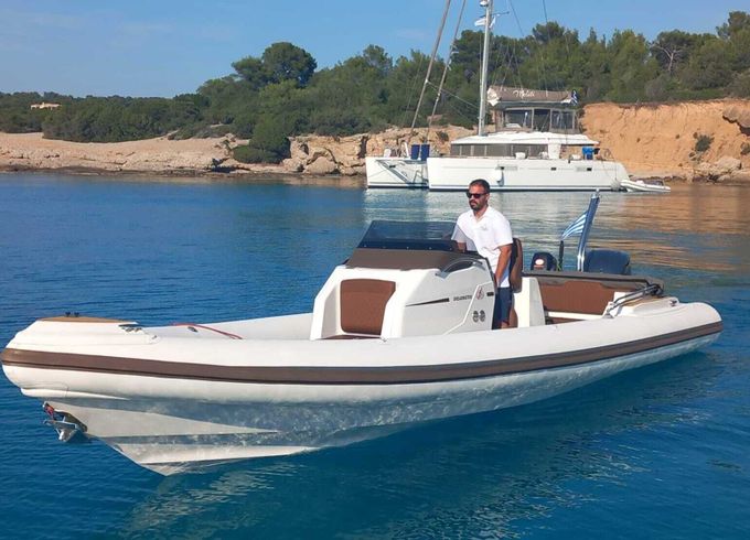 RIB Shearwater 8.90s 300hp