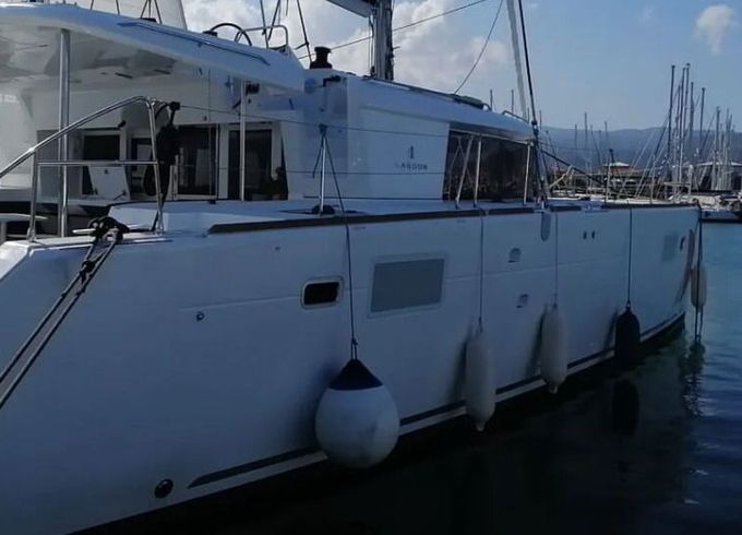 Catamaran Lagoon-Bénéteau Lagoon 450 F - 4 + 2 cab. 13.96m