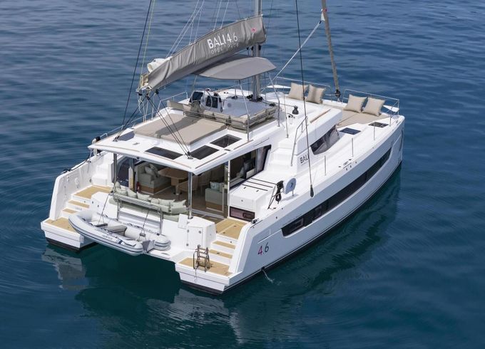 Catamaran Catana Group Bali 4.6 - 5 + 1 cab. 14m