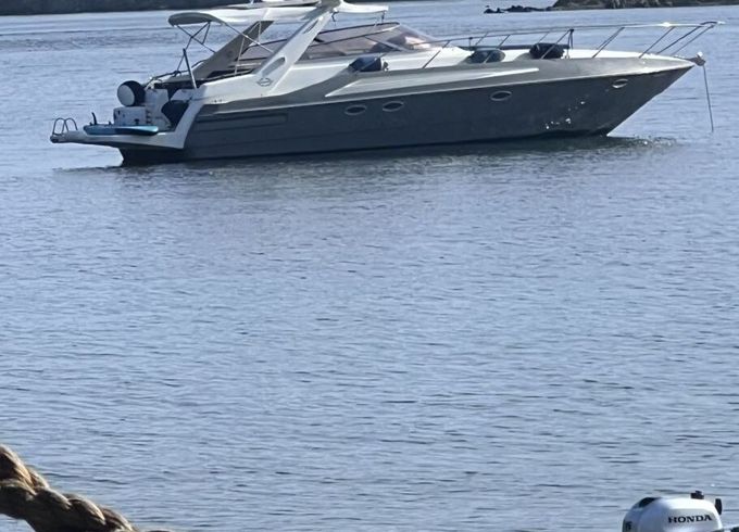 Motorboat Sunseeker White Eagle Cruises 700hp
