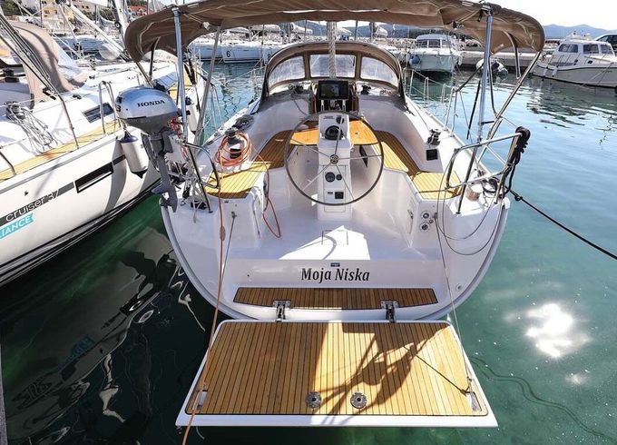 Sailboat Bavaria Yachtbau Bavaria Cruiser 33 9m