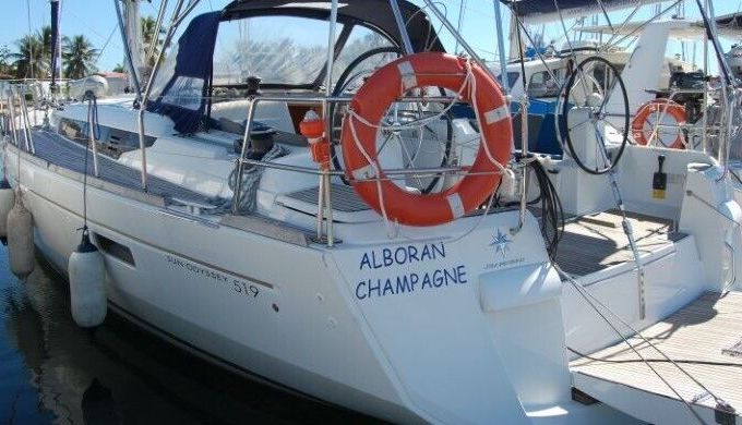 Sailboat Sun Odyssey 519 15m