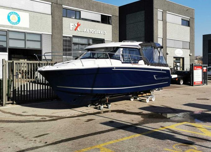 Motorboat Jeanneau Merry Fisher 795 250hp