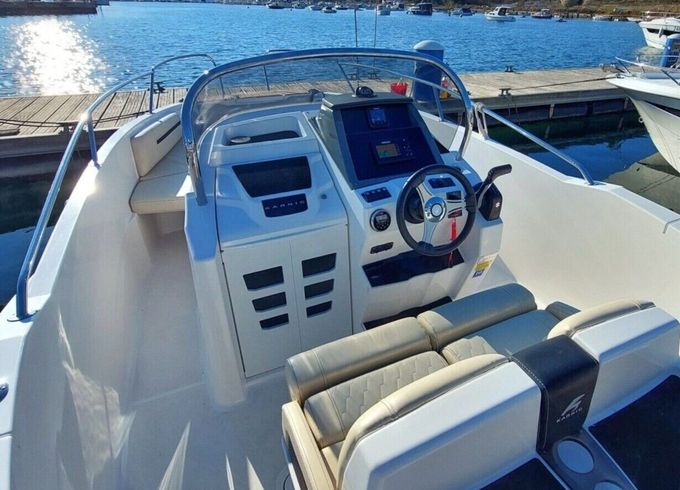 Motorboat Karnic Sl 651 200hp