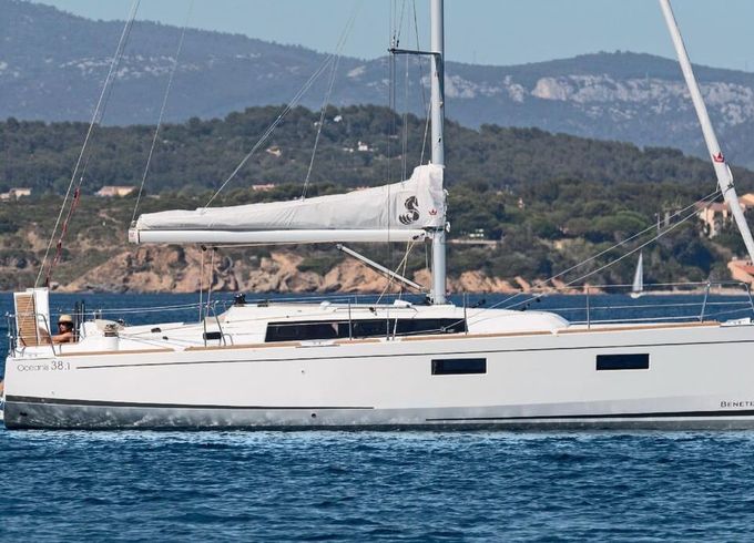 Sailboat Beneteau Oceanis 38.1 11.5m