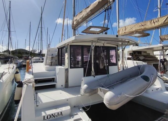 Catamaran Bali Bali 4.0 with watermaker 12.2m