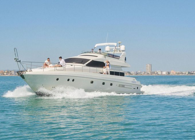 Motor yacht Mochi Mochi 18 1600hp