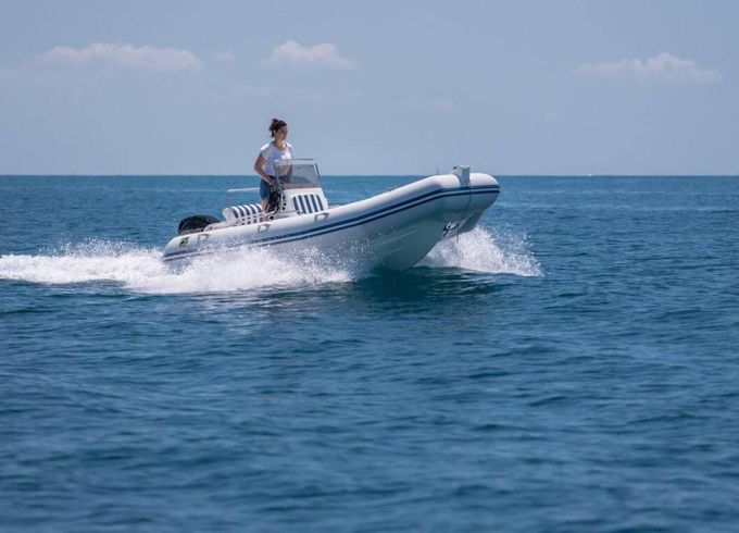 Boat without licence  Zodiac Pro Open 550 40hp