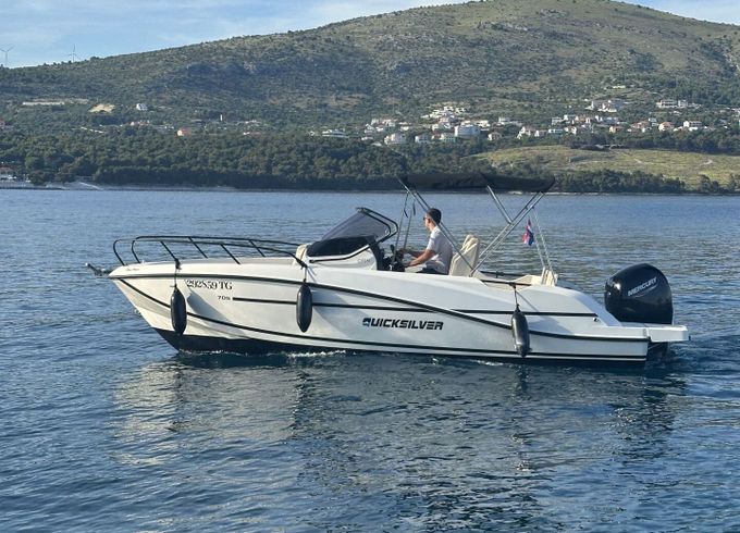 Motorboat Quicksilver 705 Open 150hp