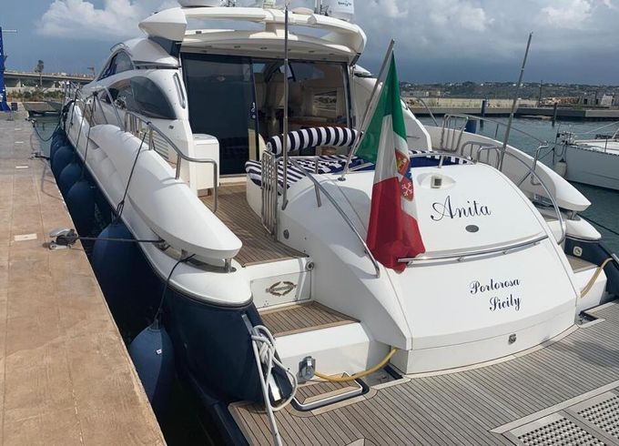 Motor yacht SUNSEEKER PREDATOR 75 2600hp