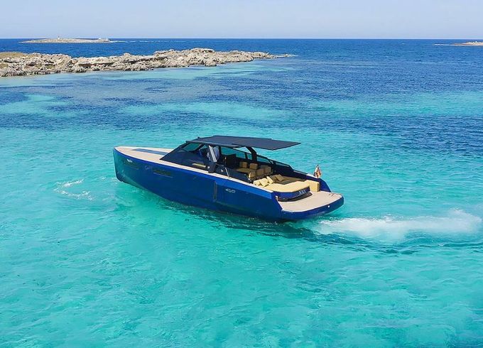 Motorboat EVO 43 R4 870hp