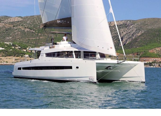 Catamaran Bali 5.4 italy 16m