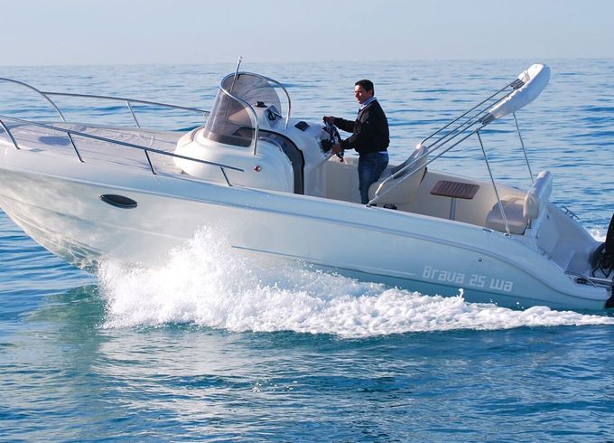 Motorboat Mingolla Brava 25 WA 250hp