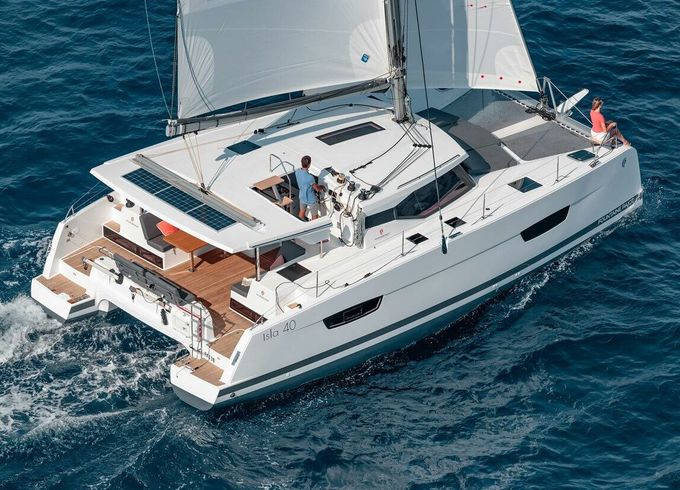 Catamaran Fountaine Pajot Isla 40 12m