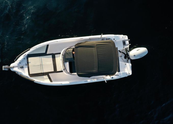 Motorboat B2 MARINE CAP FERRET 702 200hp