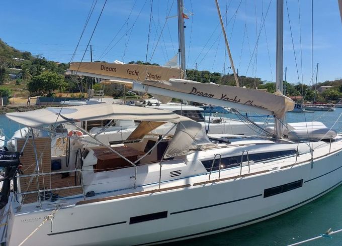 Sailboat Dufour Yachts Dufour 520 GL with watermaker &amp; A/C - PLUS 15.2m
