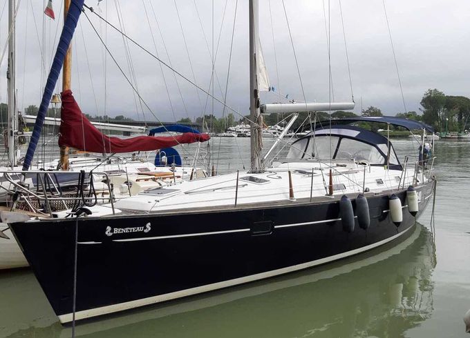 Sailboat Beneteau Oceanis 411 12.71m