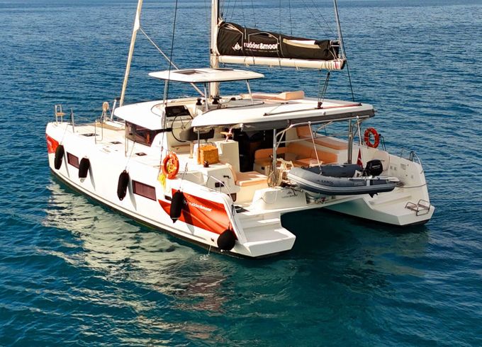 Catamaran Lagoon 42 12.8m