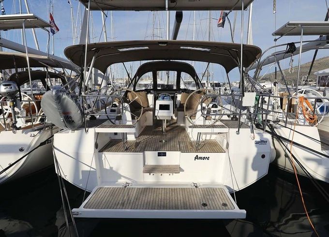 Sailboat Bavaria Yachtbau Bavaria C38 Style 11m