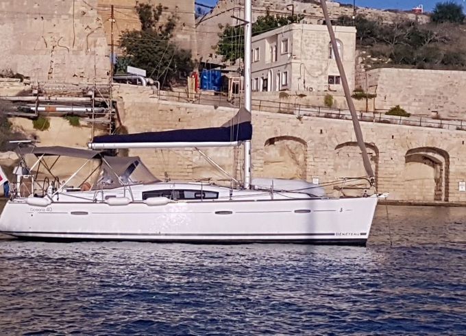 Sailboat Beneteau Oceanis 40 12.17m