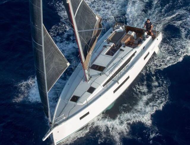 Sailboat Jeanneau Sun Odyssey 410 12.34m