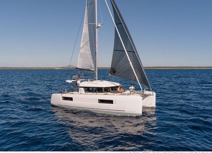 Catamaran Lagoon 40 11m
