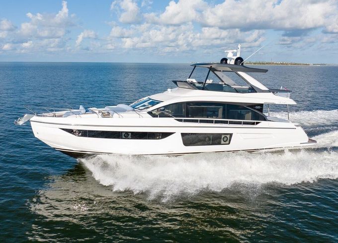 Motor yacht Azimut Azimut 68 FLY