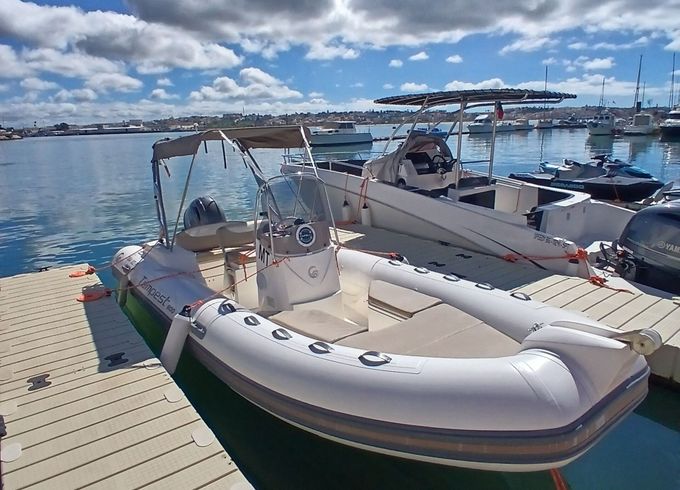 Motorboat Capelli Capelli Tempest 600 100hp