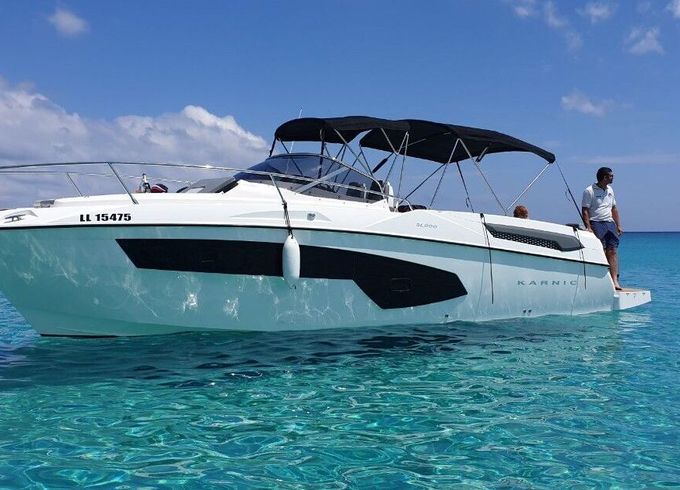 Motorboat Karnic SL800 500hp
