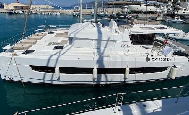 Catamaran Bali 4.6 Mira 14m