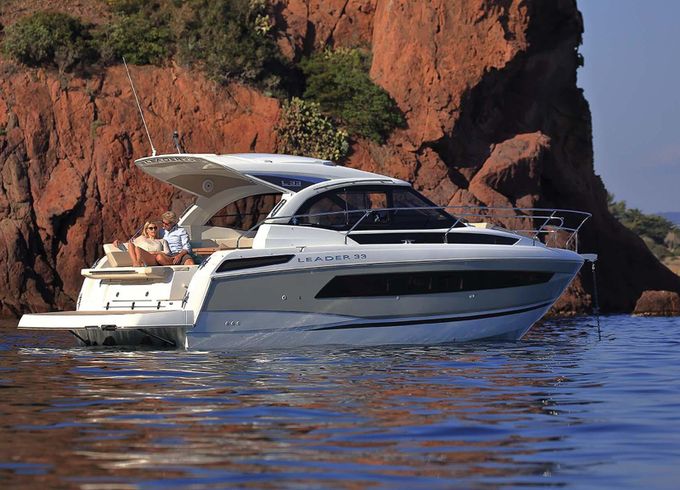 Motorboat Jeanneau Leader 33 440hp