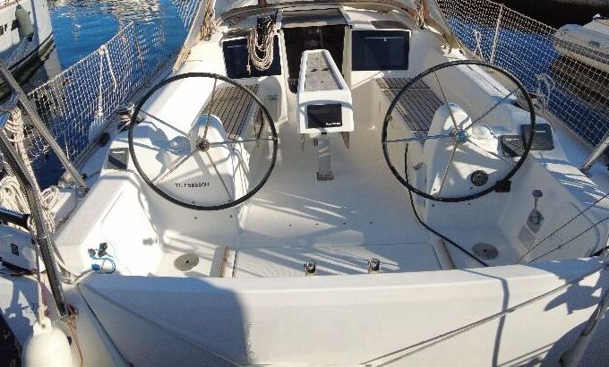 Sailboat 3 DUFOUR 310 GL - BI (2D 2C) 9m