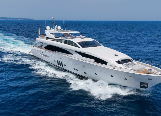 Motor yacht Guy Couach 37 fly 4000hp