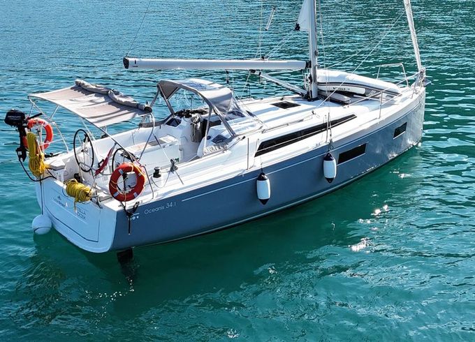Sailboat Oceanis 34.1 10m