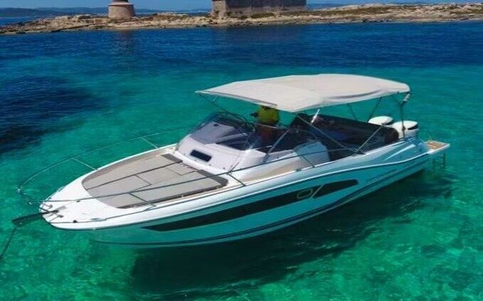 Motorboat Jeanneau Cap Camarat 9.0 WA 500hp