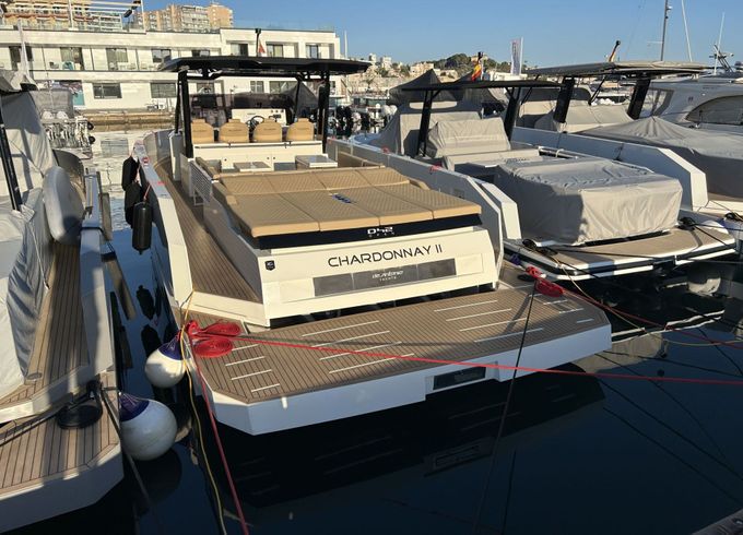 Motorboat De Antonio D42 900hp