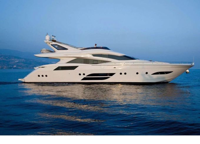 Motor yacht Dominator 78 3600hp