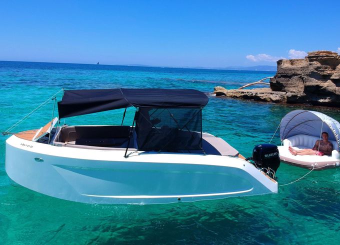 Motorboat Valory Model V Premium 90hp