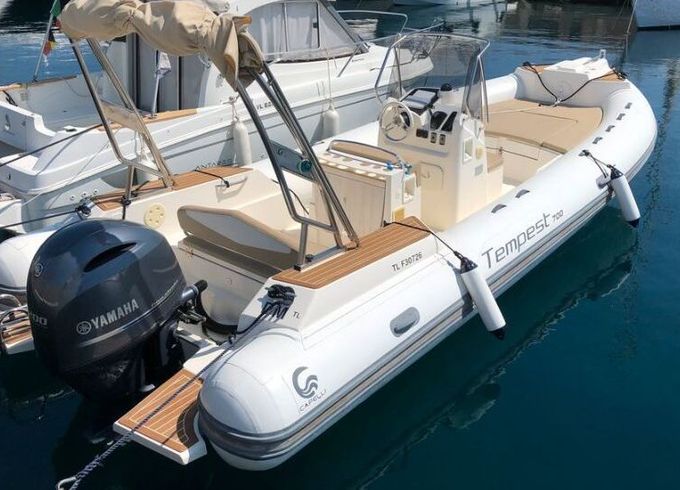 Motorboat Capelli Capelli Tempest 700 200hp