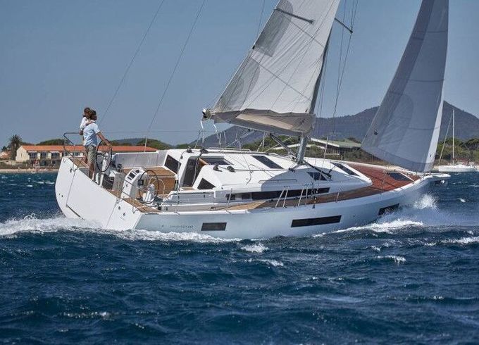Sailboat Sun Odyssey 440 13.39m