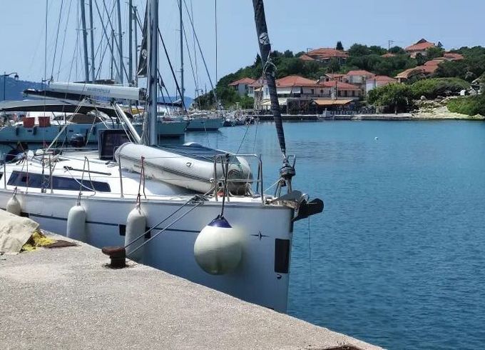 Sailboat Bavaria CR 37 11m