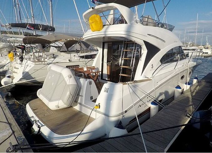 Motorboat BENETEAU ANTARES 36 260hp