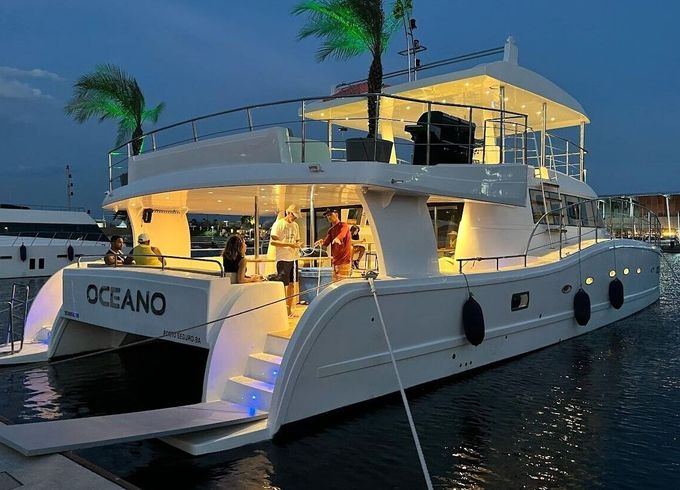 Motorboat OCEANO Catamaran 300hp