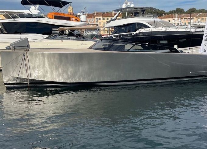Motorboat VANDUTCH VANDUTCH 40 880hp