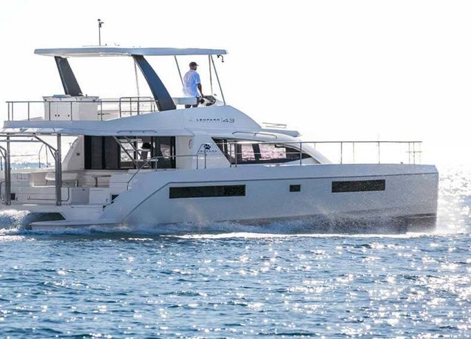 Catamaran Leopard - Robertson &amp; Caine Leopard 43 13m
