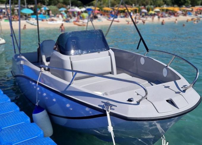 Motorboat SPORT - MARE D.O.O., PULA Quicksilver 555 activ open