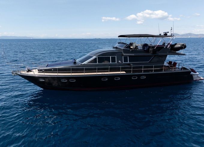 Motor yacht Posillipo 67 ft 2200hp