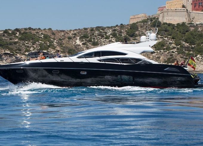 Motor yacht Sunseeker predator 72 3000hp